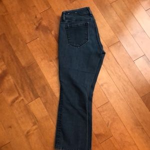Loft Curvy Kick Crop Denim Capris